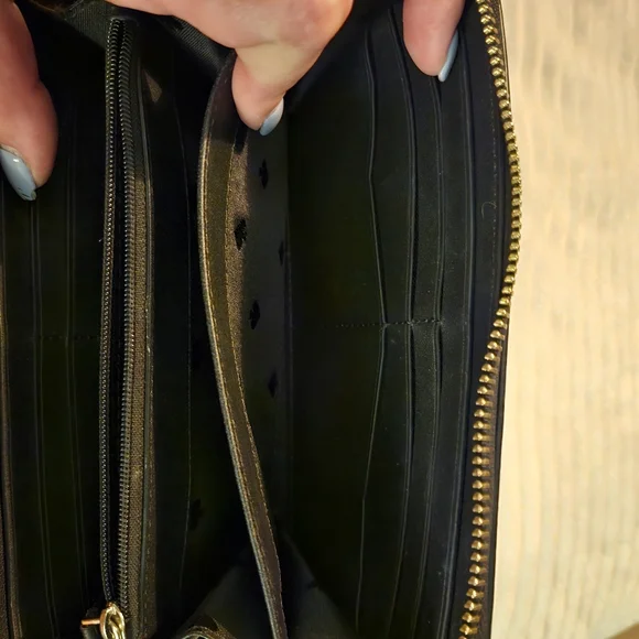 EUC Kate Spade bicolor continental zip wallet - Picture 9 of 11